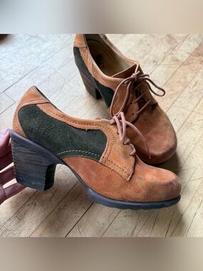 JOHN FLUEVOG Hopefuls Ease Distressed Camel Leather Lace Up Oxford Heel Chunky 8